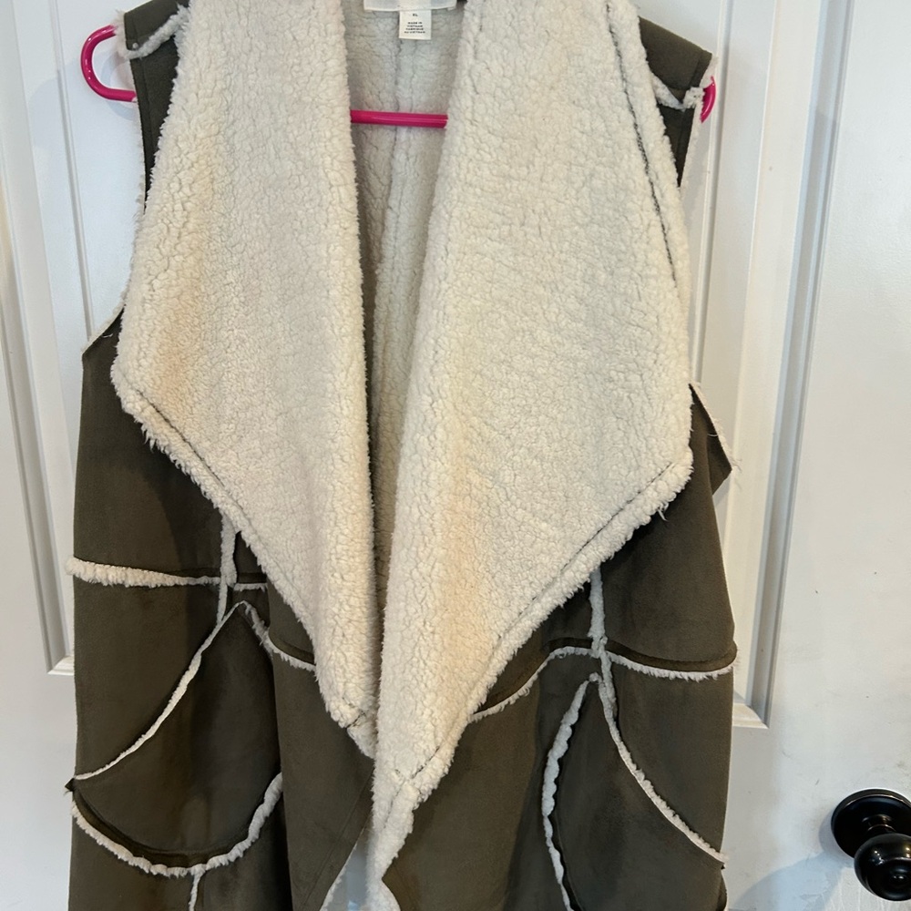 Caslon Olive Green Vest with Cream Sherpa Lining